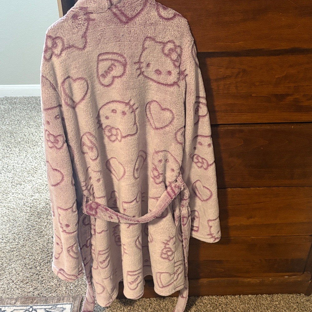 Hello Kitty Lavender Kids Robe - Picture 6 of 7